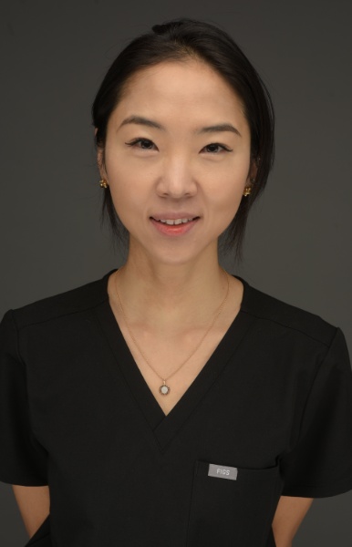 dr Heeyeon Lee